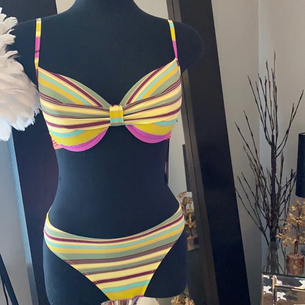 Brilliant stripes bikini